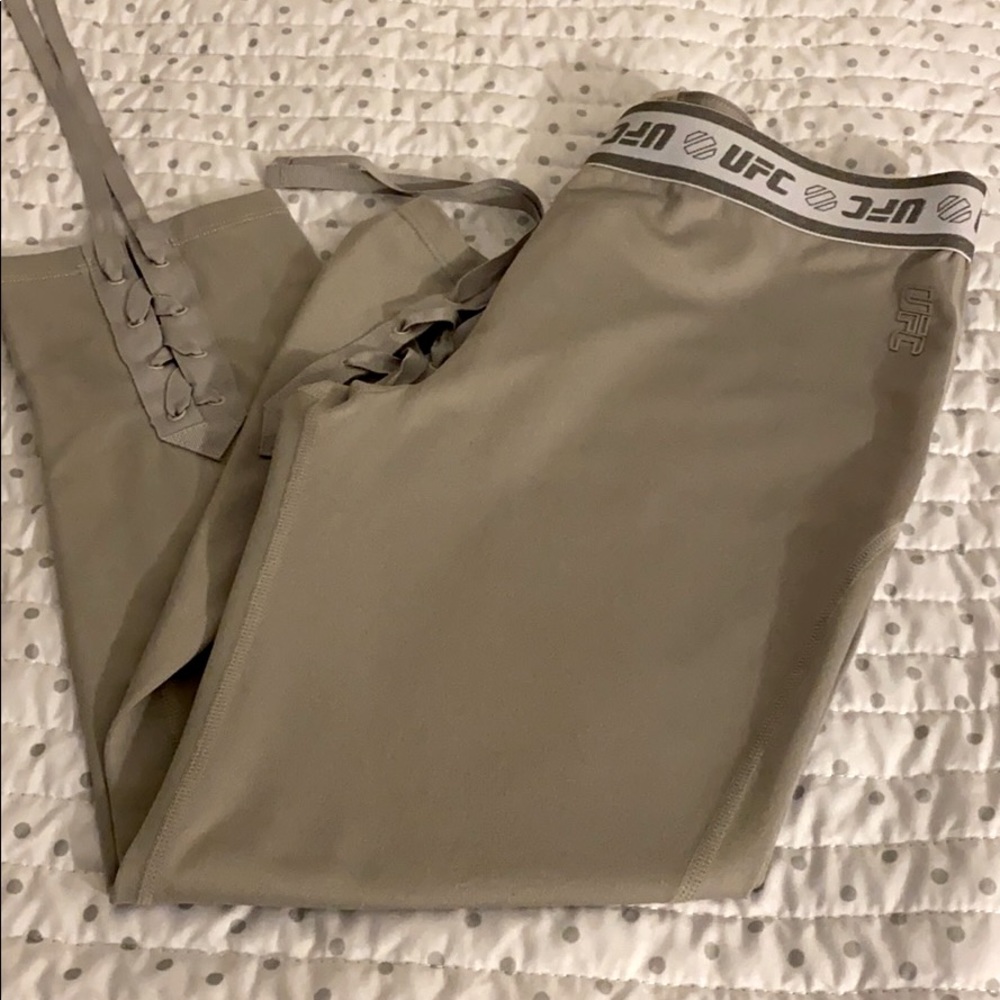 UFC Capri leggings